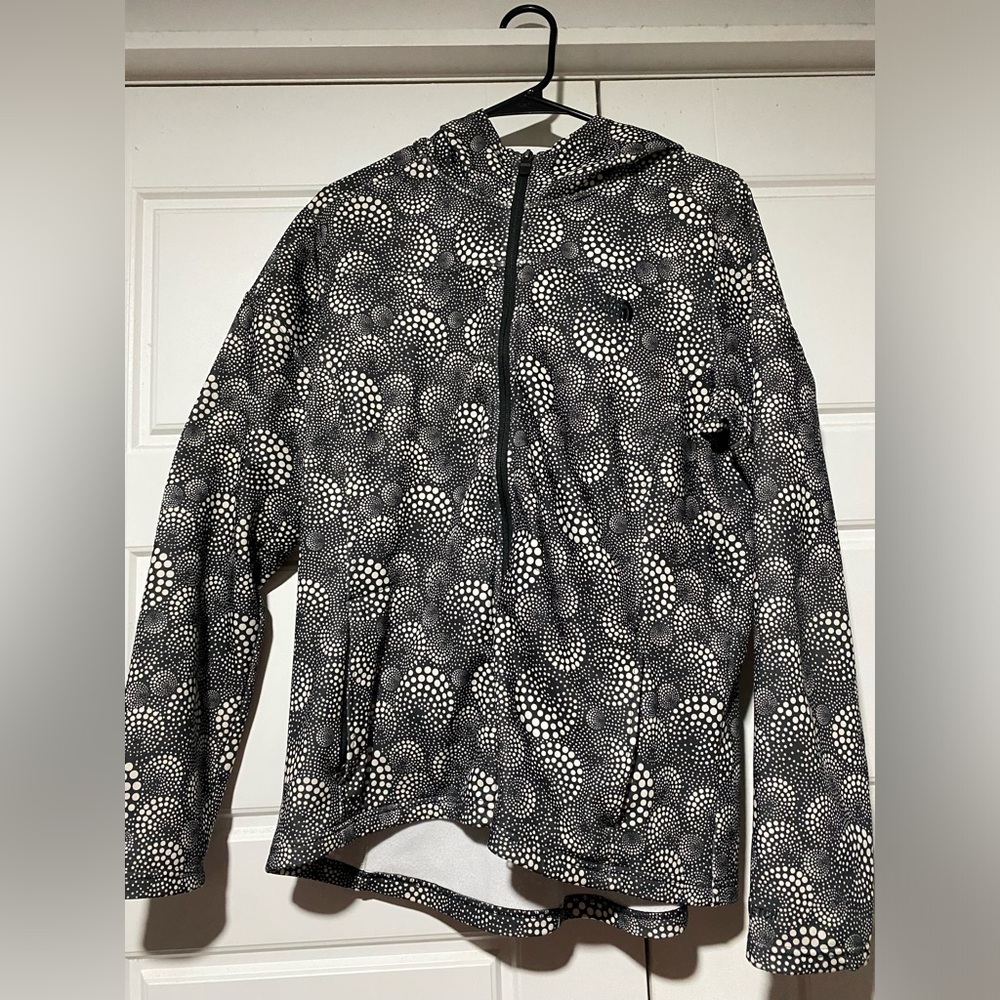 North Face Women’s Lined Light Weight Jacket with Hood Size XL